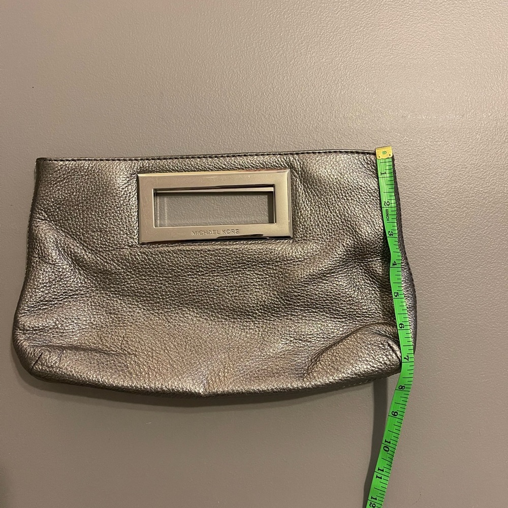 Michael Kors Clutch Silver/Pewter color soft pebble leather - Picture 7 of 7